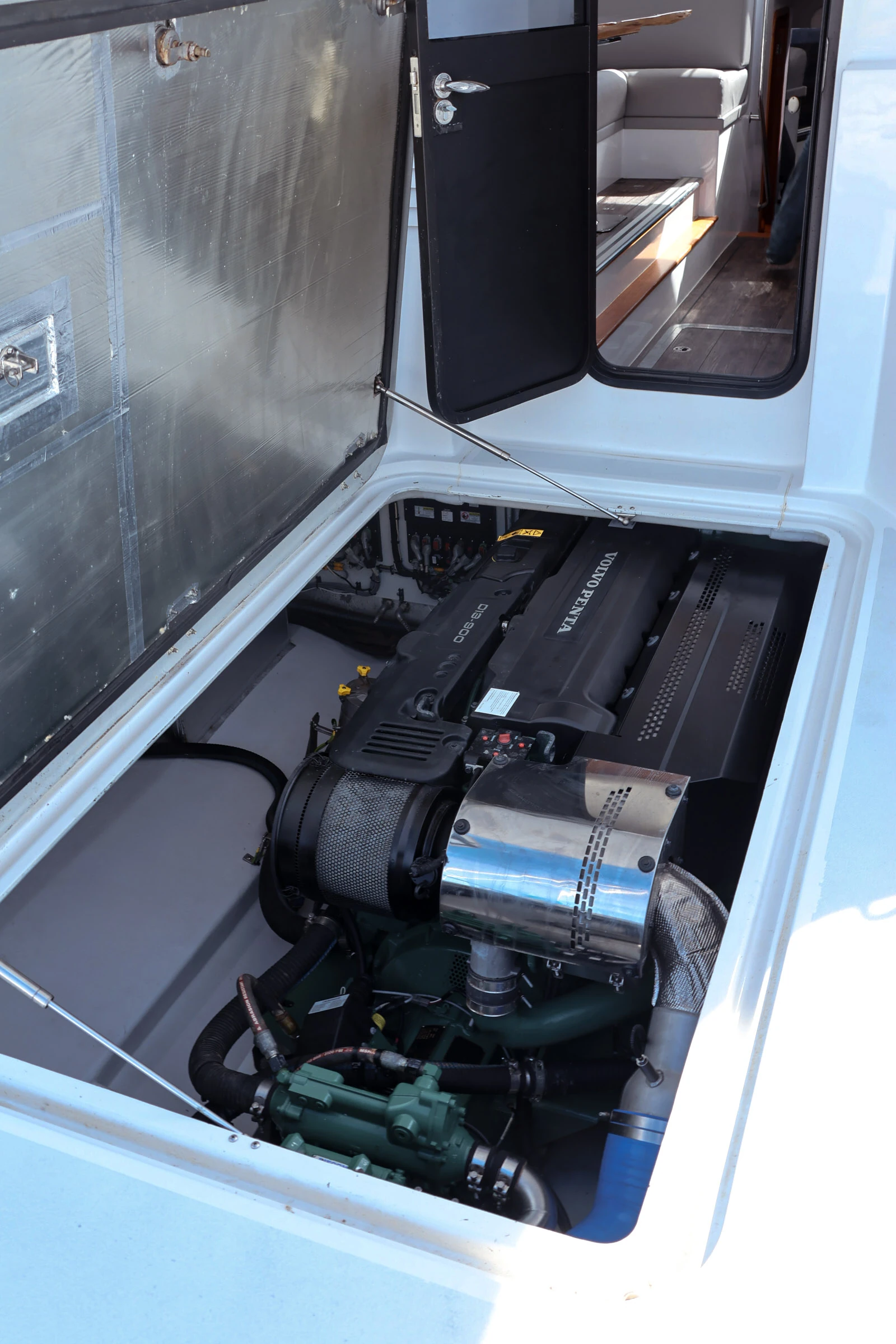 Marine engine servicing
